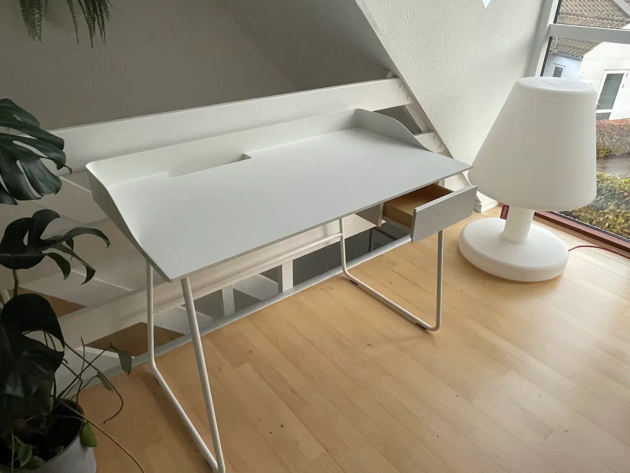 Billede 5 - Designer arbejdsbord i hvid