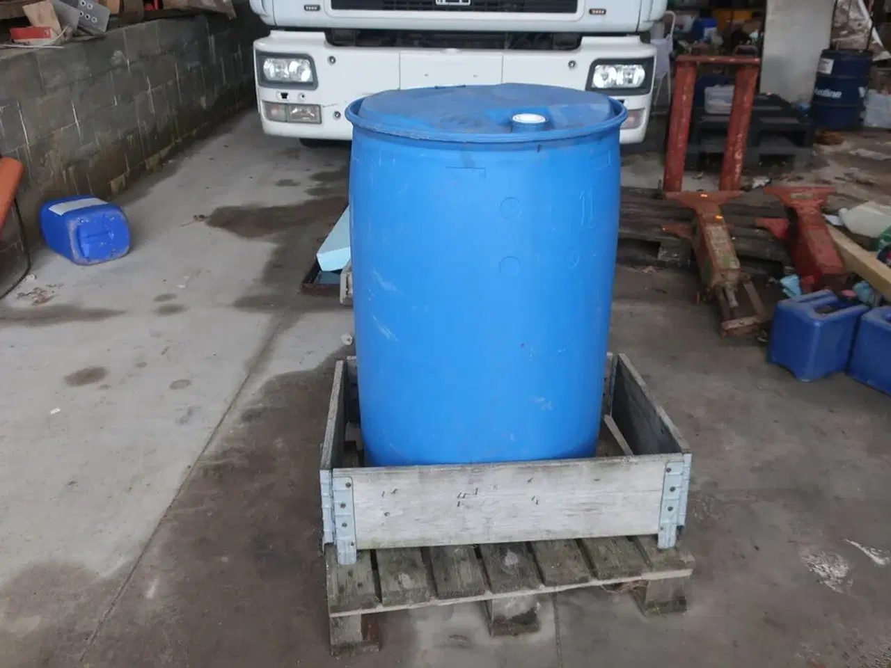 Billede 2 - Div. Dunke, haveredskaber, løftestroppe, arbejdsborde, værktøj m.m.