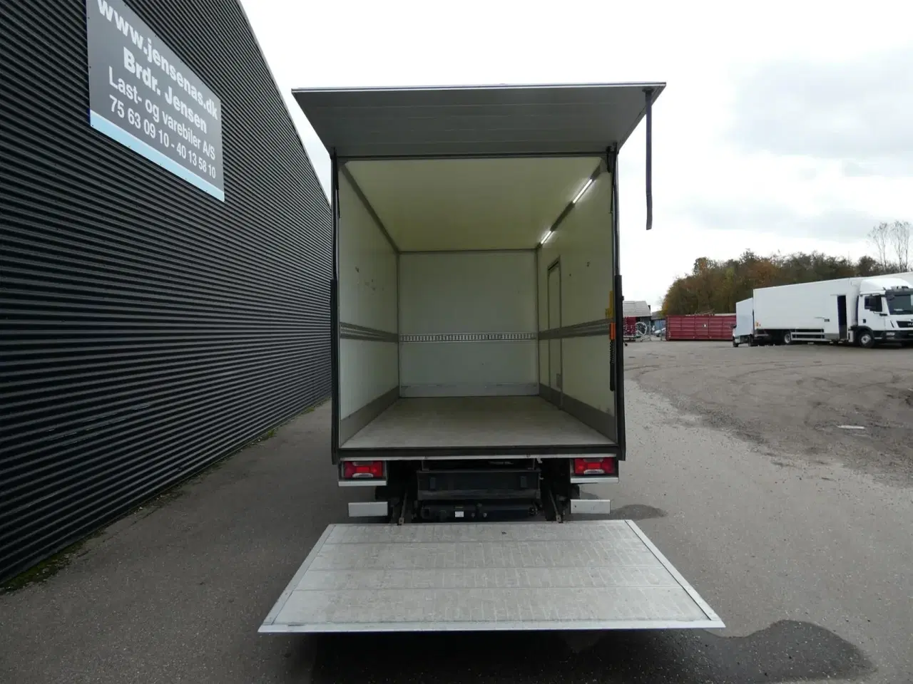 Billede 8 - Iveco Daily 35S16 3750mm 2,3 D m/Alukasse med lift Hi-Matic 156HK Ladv./Chas. 8g Aut.