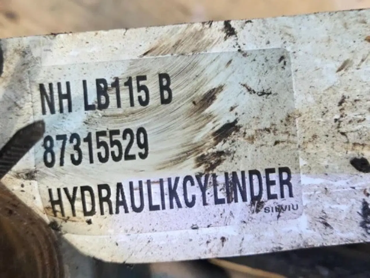 Billede 14 - New Holland LB115B Cylinder 87315529