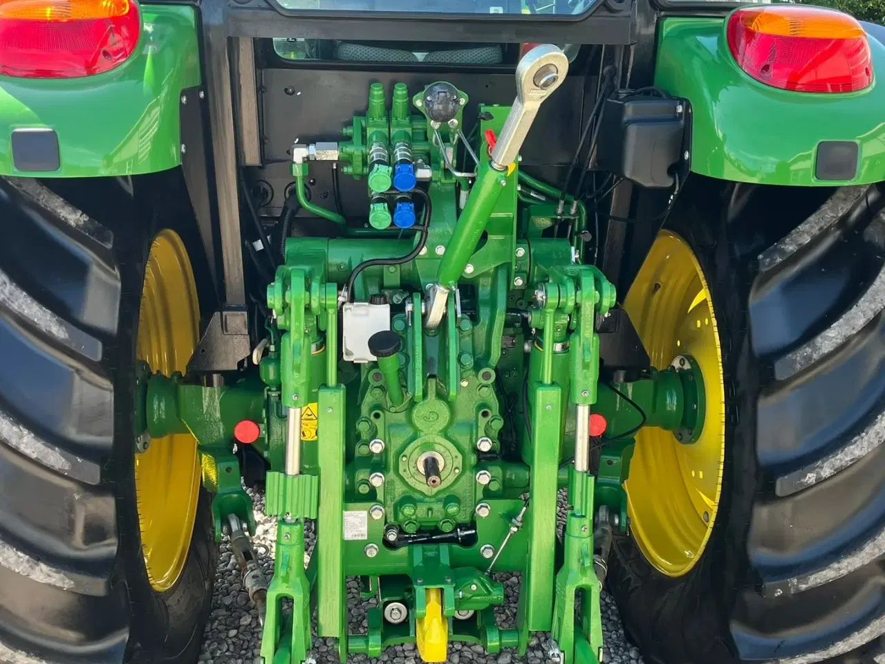 Billede 4 - John Deere 5115M Med frontlæsser, som ny