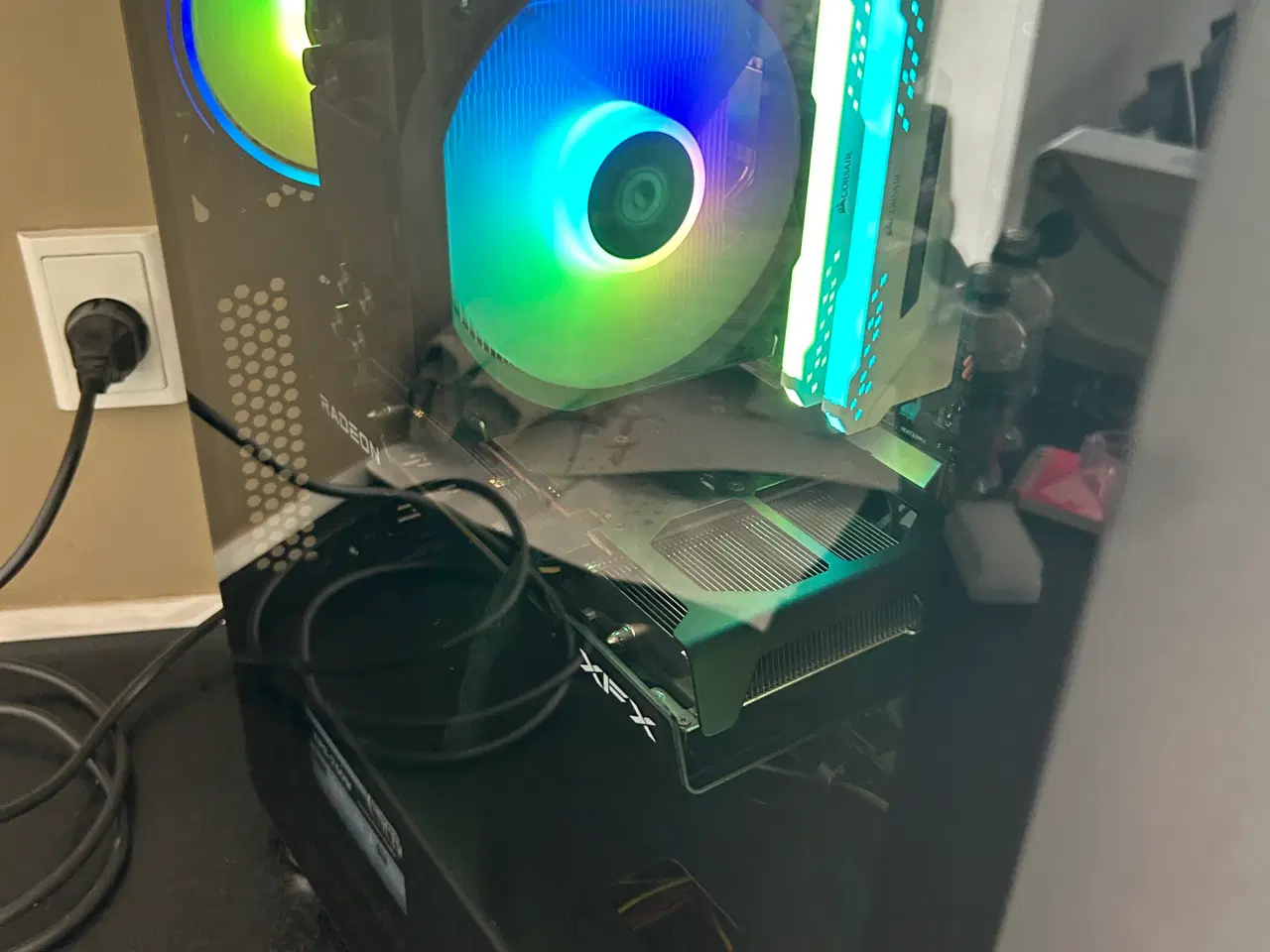 Billede 2 - 💻 Gaming-PC med i7-8700K & RX 6600 🔥