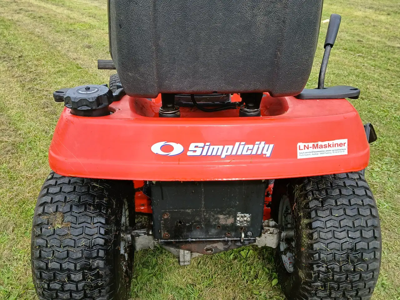 Billede 6 - Simplicity Havetraktor klar til græsklipning