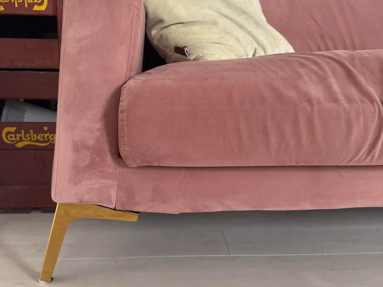 Billede 2 - Rosa velour sofa