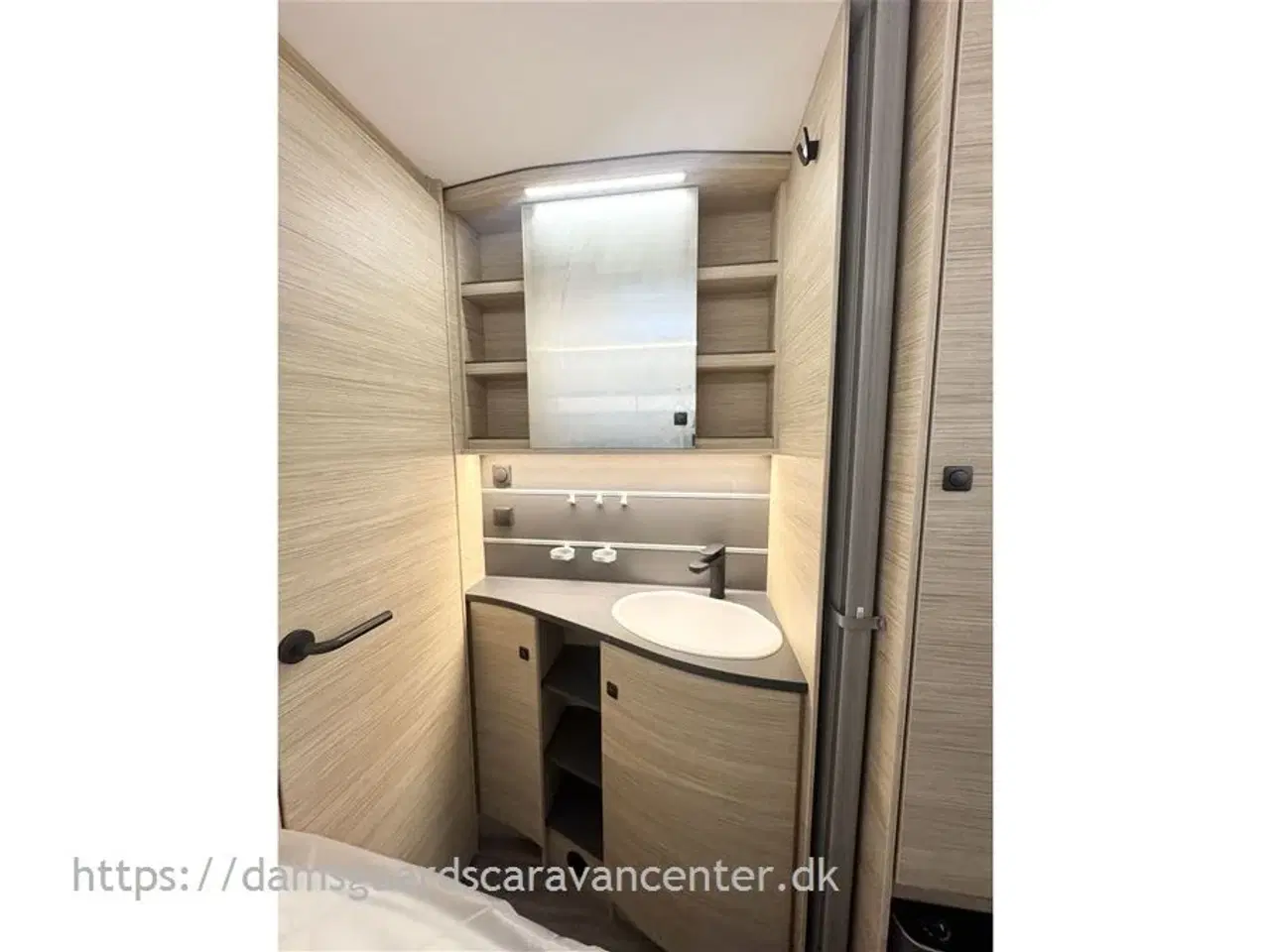 Billede 15 - 2026 - Fendt Apero 495 SFB   Franskseng-Gulvtemp.-Fluenetdør-3 udstyrspk.