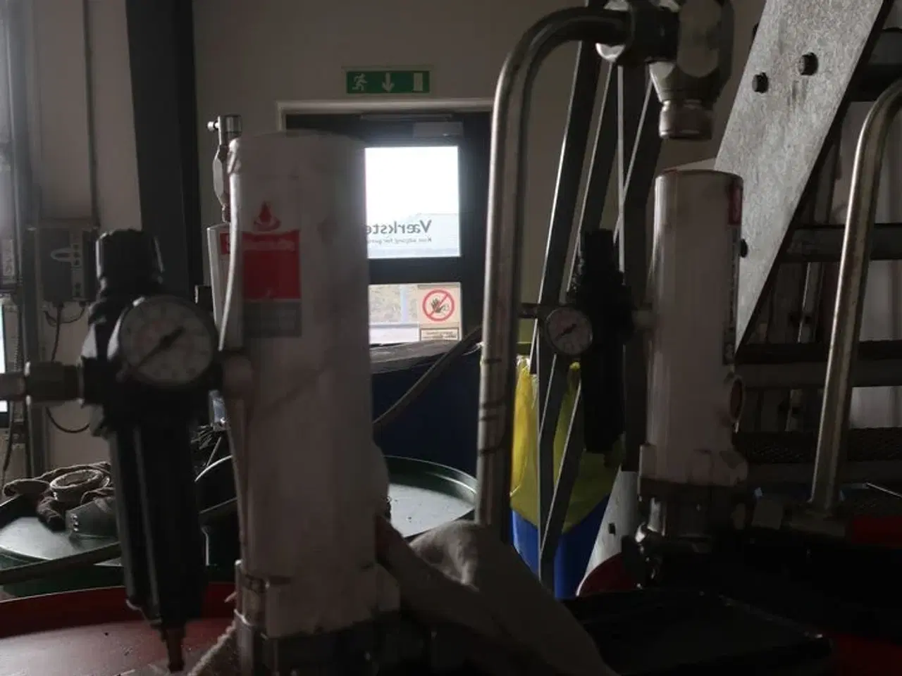 Billede 2 - Ca. 70 liter motorolie QUARTZ INEO MDC 5W30