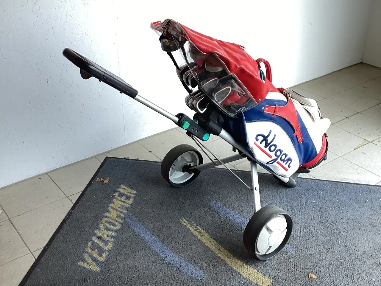 Billede 6 - Golfsæt , Vogn. Bag. Køller/jern.