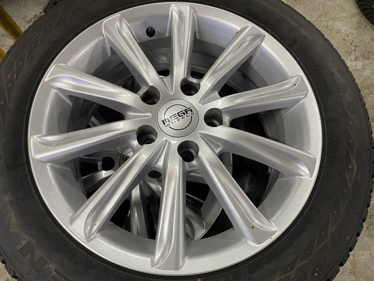 Billede 3 - Skoda. Octavia. Hybrid. Flotte vinterhjul. 75% møn