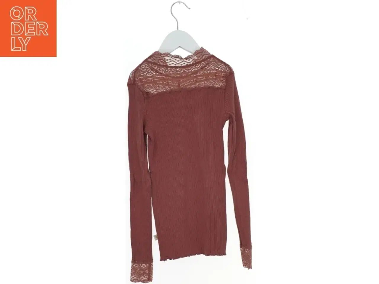 Billede 2 - Langærmet bluse med blonde fra Pomp de Lux (str. 152)