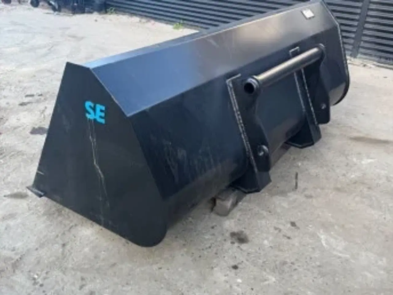 Billede 2 - Manitou skovl