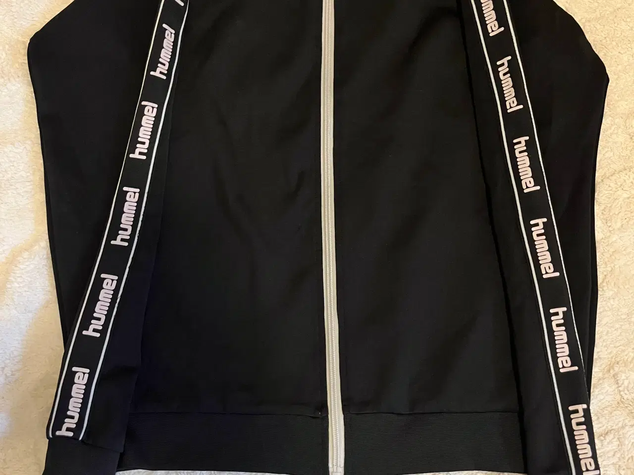 Billede 1 - Cardigan fra Hummel 