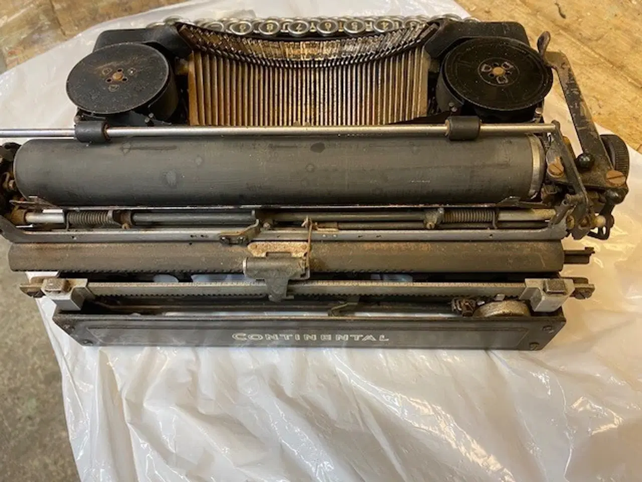 Billede 4 - Antik Continental skrivemaskine i sort metal 