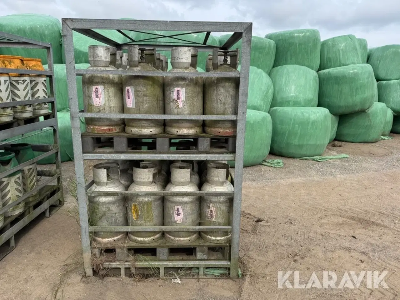 Billede 10 - Bure med tomme gasflasker BP Gas og Kosangas
