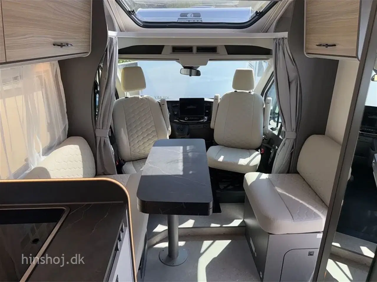 Billede 11 - 2026 - Etrusco   Lækker Autocamper med automatgear og face to face siddegruppe fra Hinshøj Caravan.
