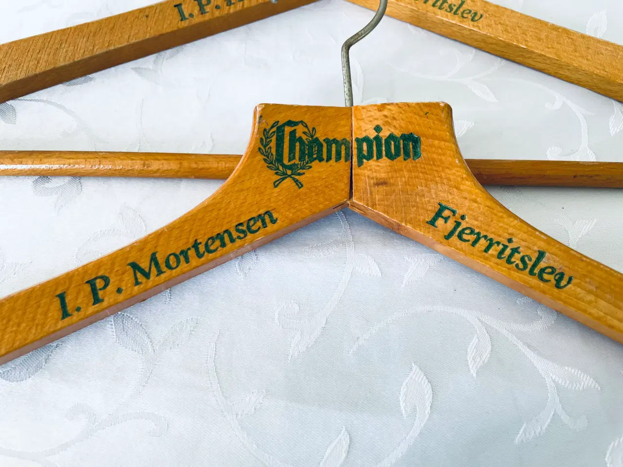 Billede 12 - Vintage bøjler med skrift 