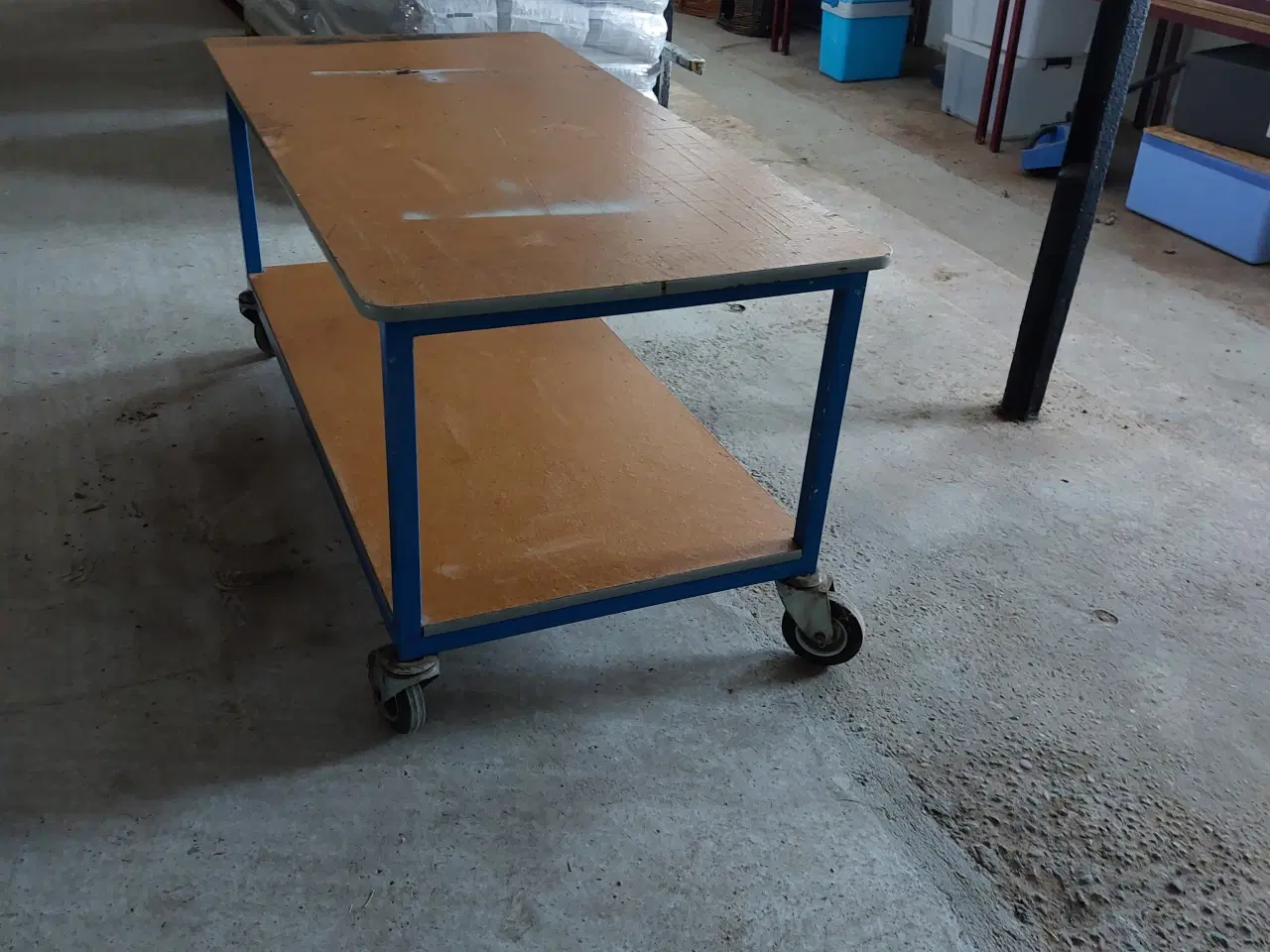 Billede 1 - Stort rulle bord  til lager eller andet 