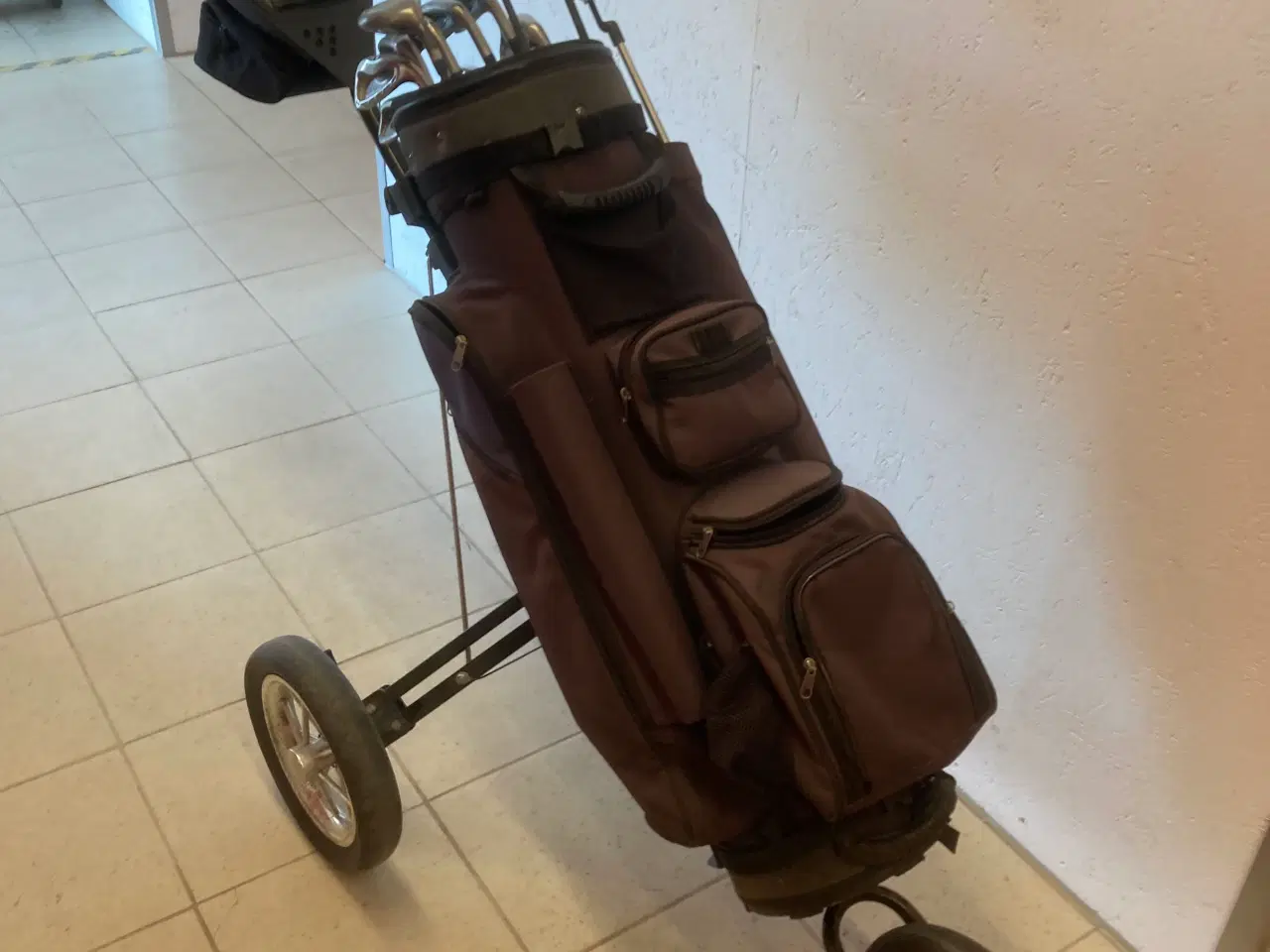 Billede 7 - Golfsæt med. vogn, BB, Køll. jern mm.