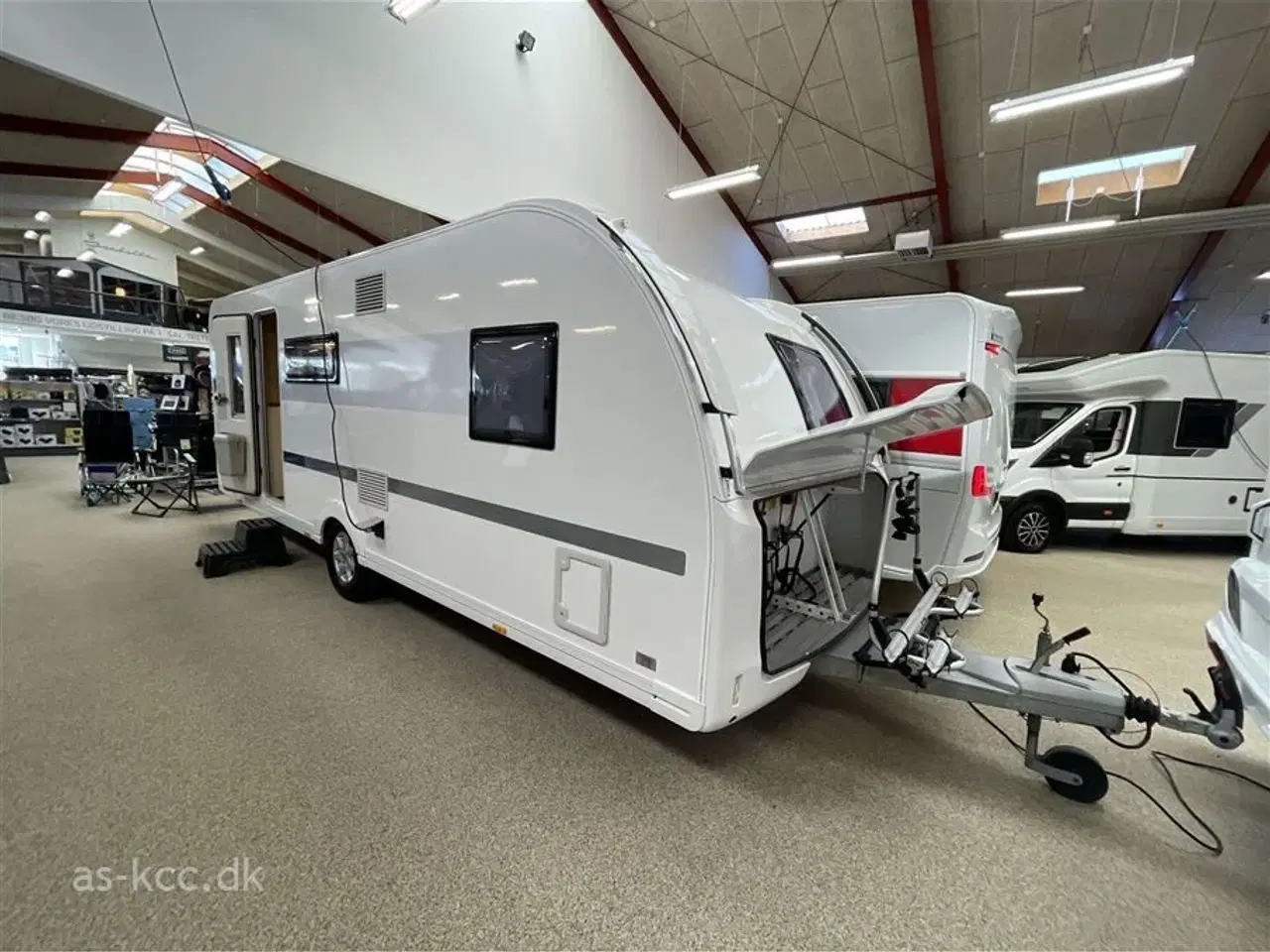 Billede 2 - 2021 - Adria Adora 613 PK Teen   Adria Adora 613 PK Teen årg. 2021, 7 sovepladser 10 siddepladser  Mover, Isabella Commodore Dawn 3 m fortelt med tæppe, DuoControl, Cykelstativ