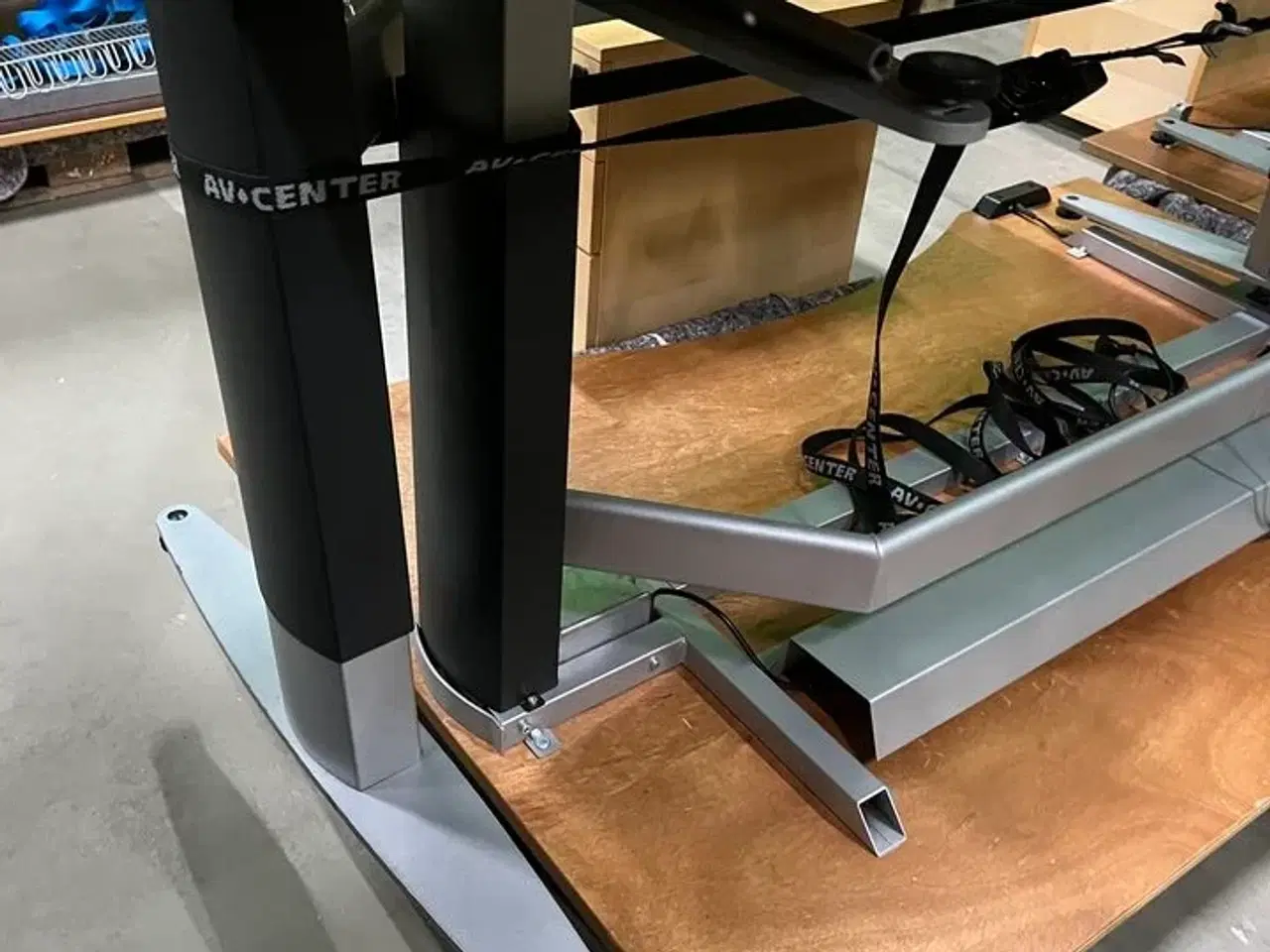 Billede 2 - 2 Skrivebord Bondo, hævesænke, +skuffesektion