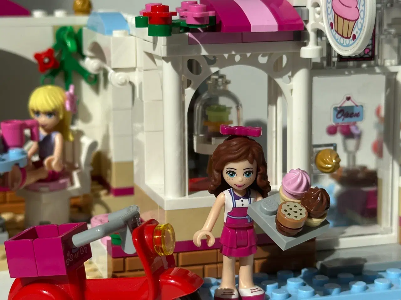 Billede 7 - LEGO Friends - Heartlake cupcake-café 41119