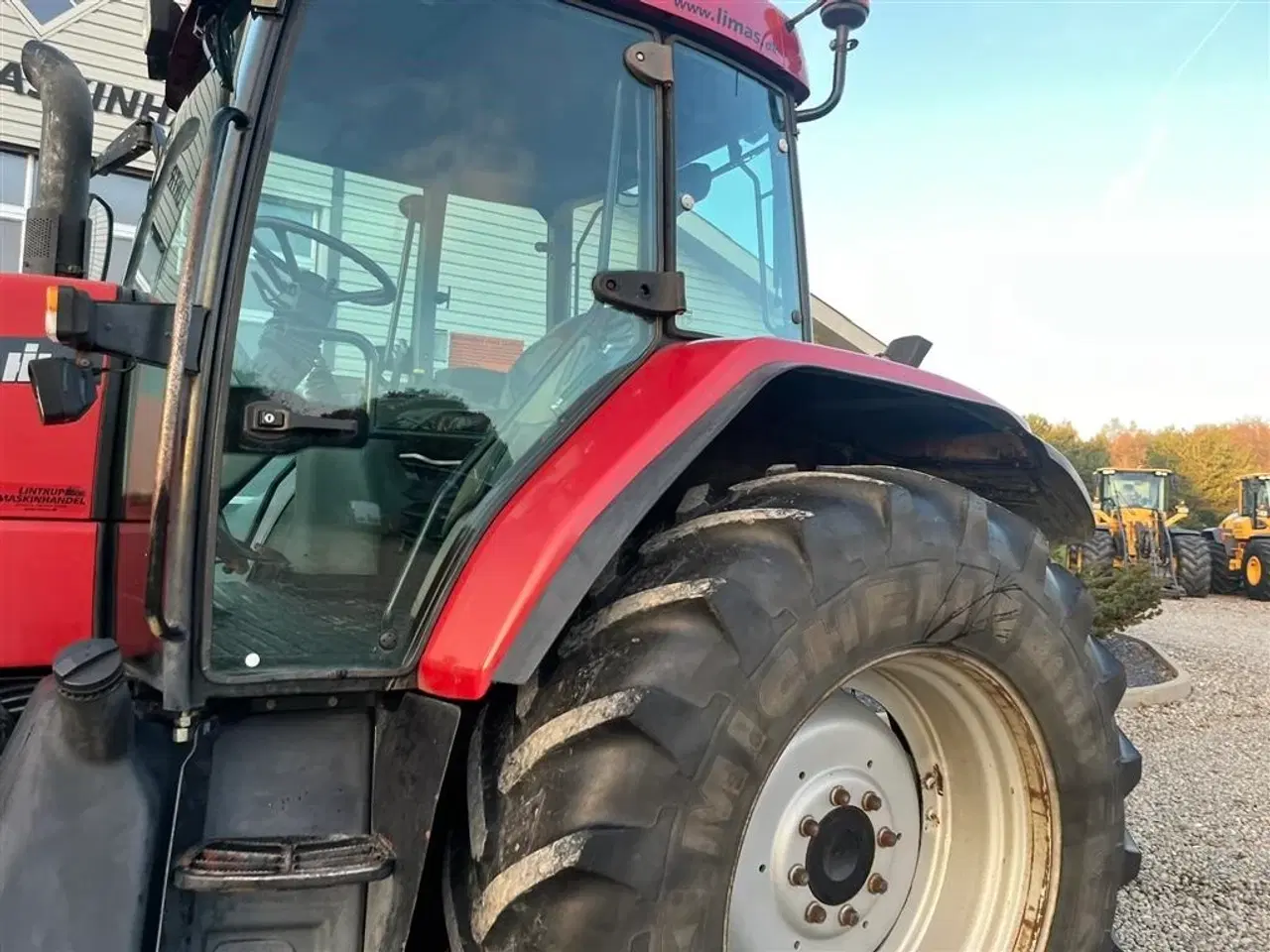 Billede 14 - Case IH MX135 Handy traktor med frontlift, orginal vægtklodser og nye bremser.