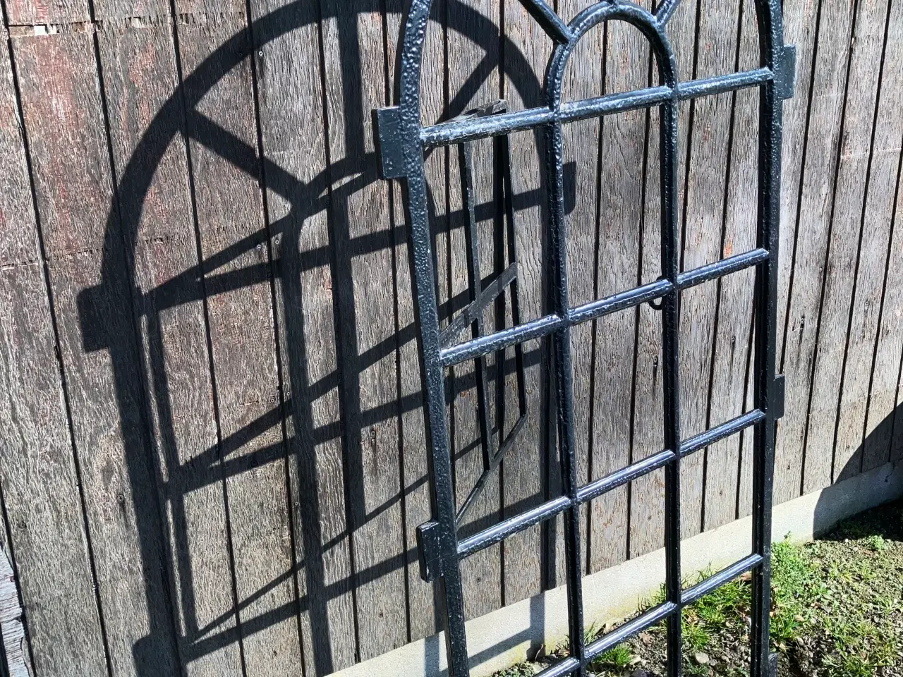 Billede 2 - Støbejernsvindu