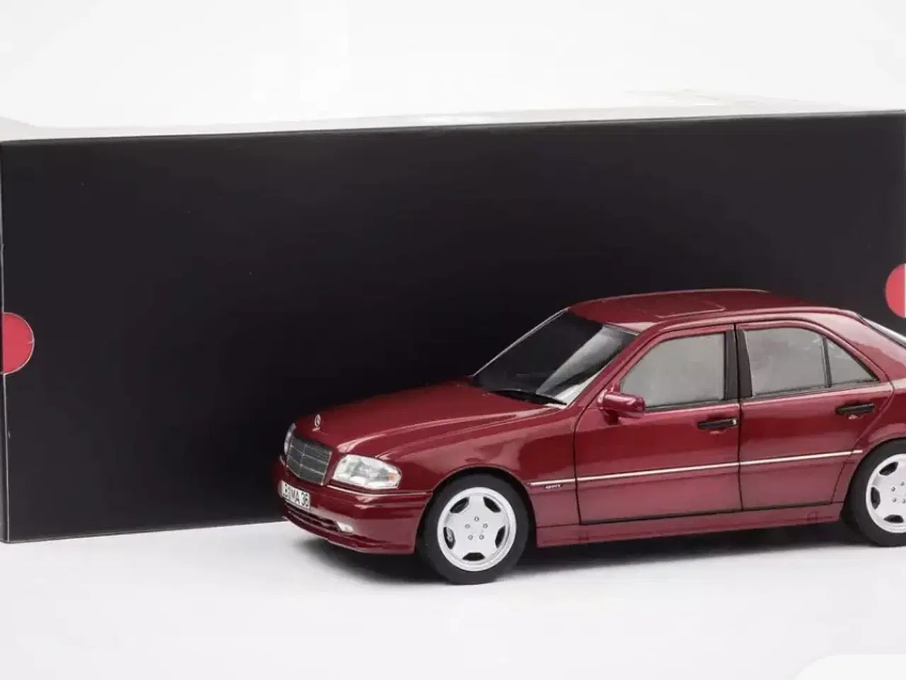 Billede 15 - 1:18 Mercedes C36 W202