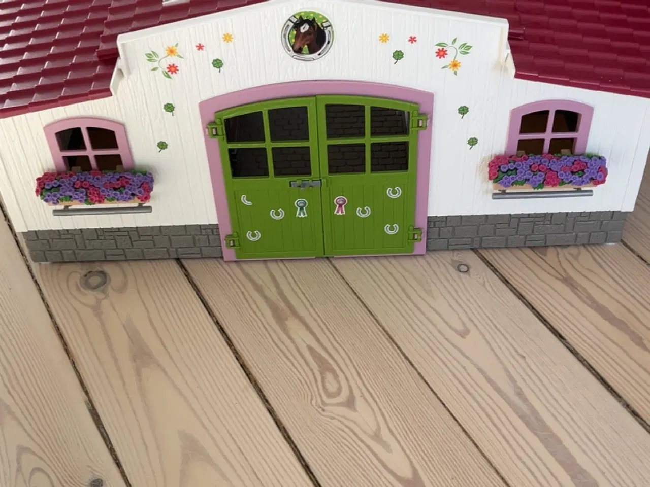 Billede 1 - Schleich hestestald med masser af tilbehør