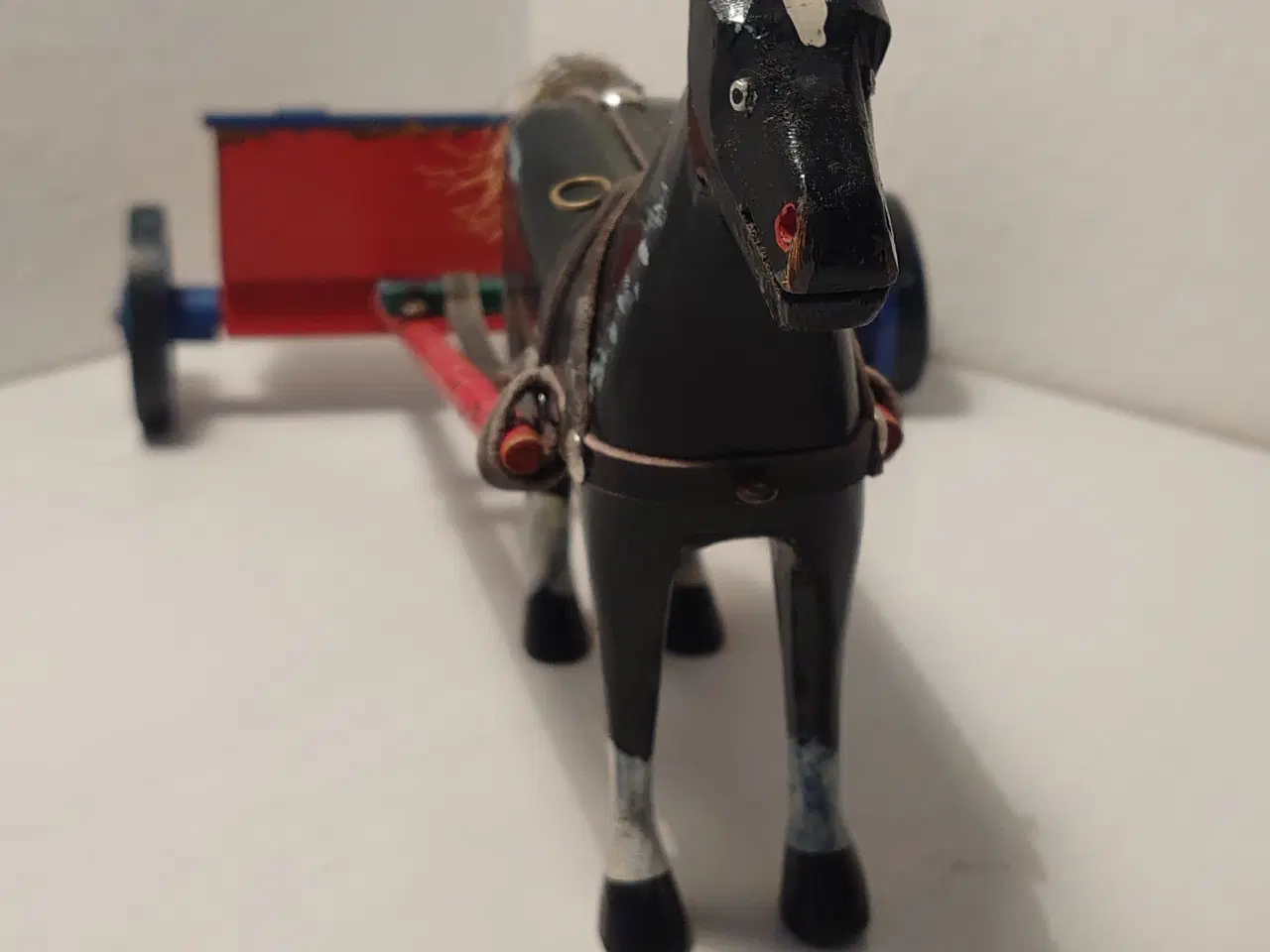 Billede 5 - Fængselslegetøj?Såvogn trukket af hest. 1940´erne.