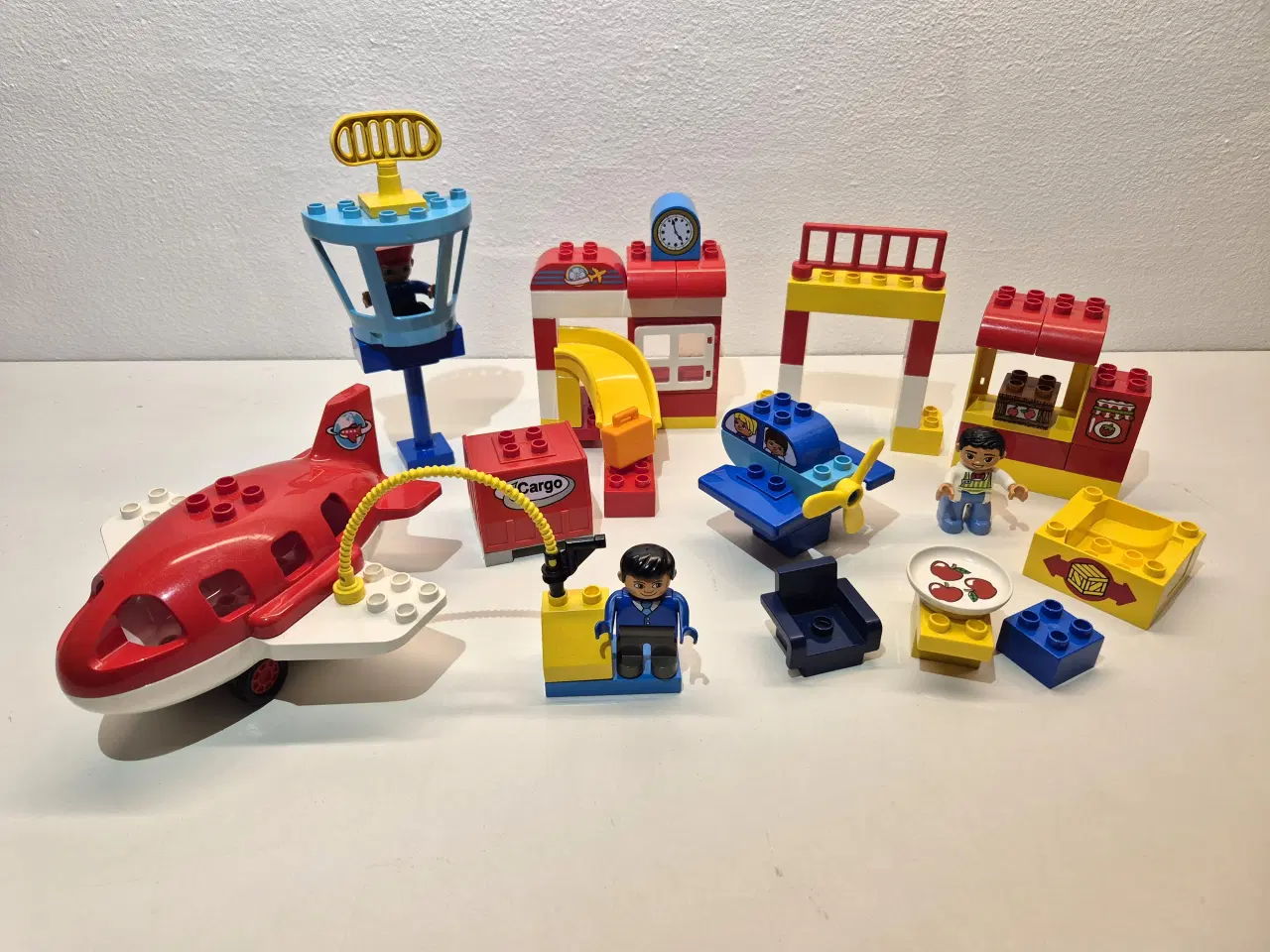 Billede 1 - Duplo Lufthavn med Fly, Mennesker, Bygningsdele sa