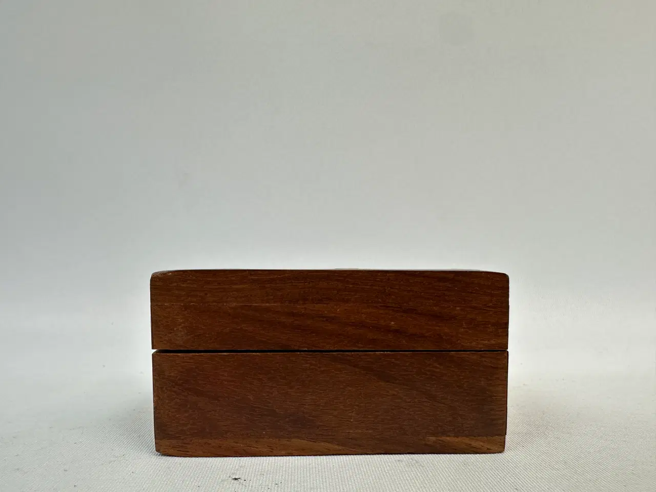 Billede 2 - Retro æske / skrin i træ m. messing 