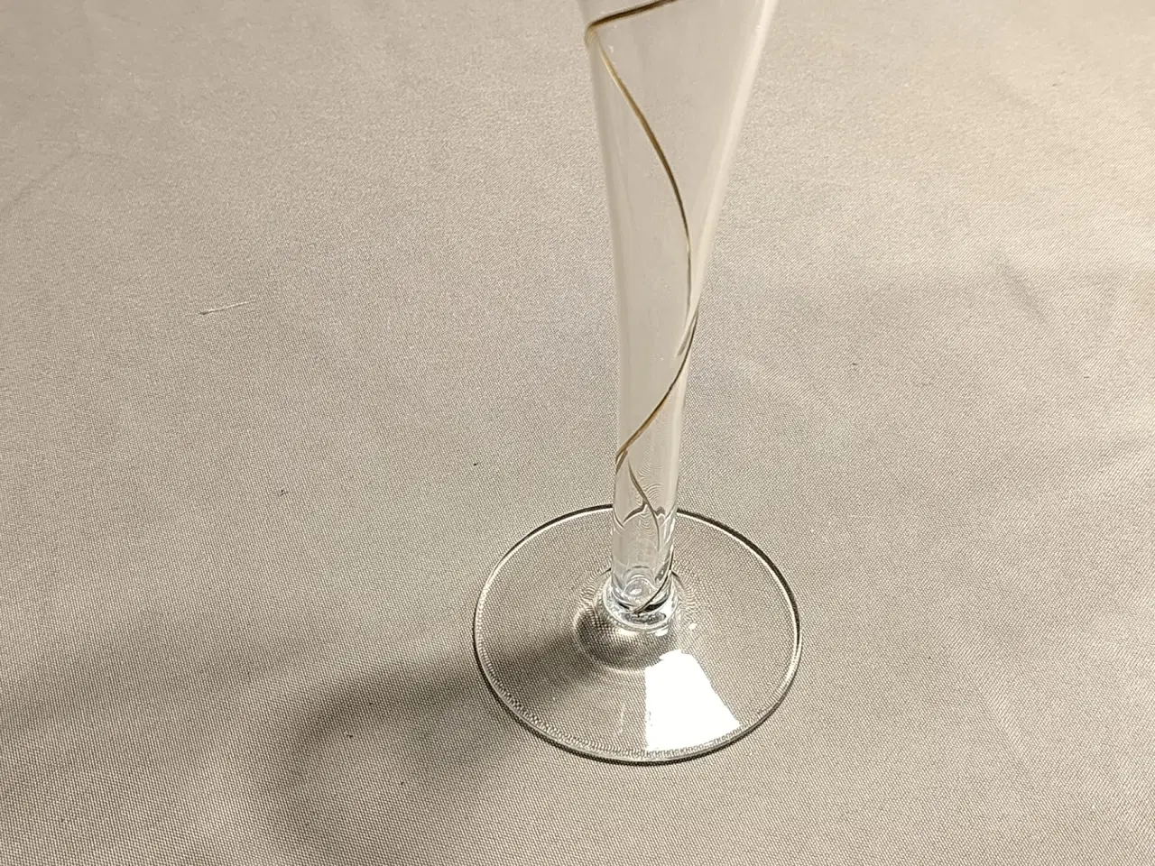 Billede 1 - Champagnefløjte / glas med guldkant