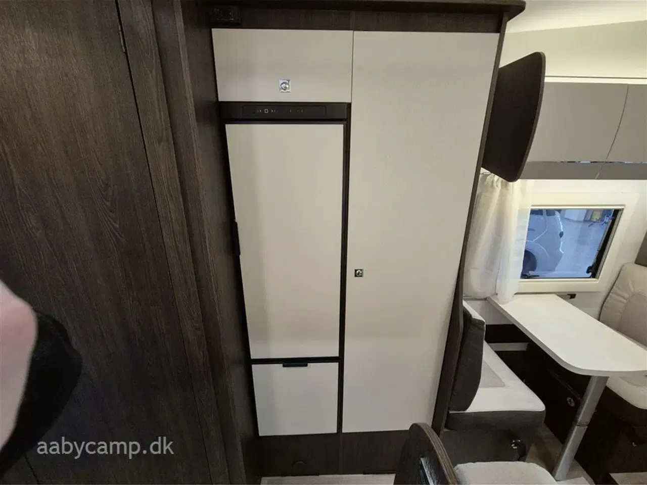 Billede 13 - 2021 - Benimar Sport 323 NK   Den Perfekte Familie camper. NK pakke. automatgear. solceller. 2x lithium batteri. 2000w inverter. Bemærk kun 20,000 Km !!!!