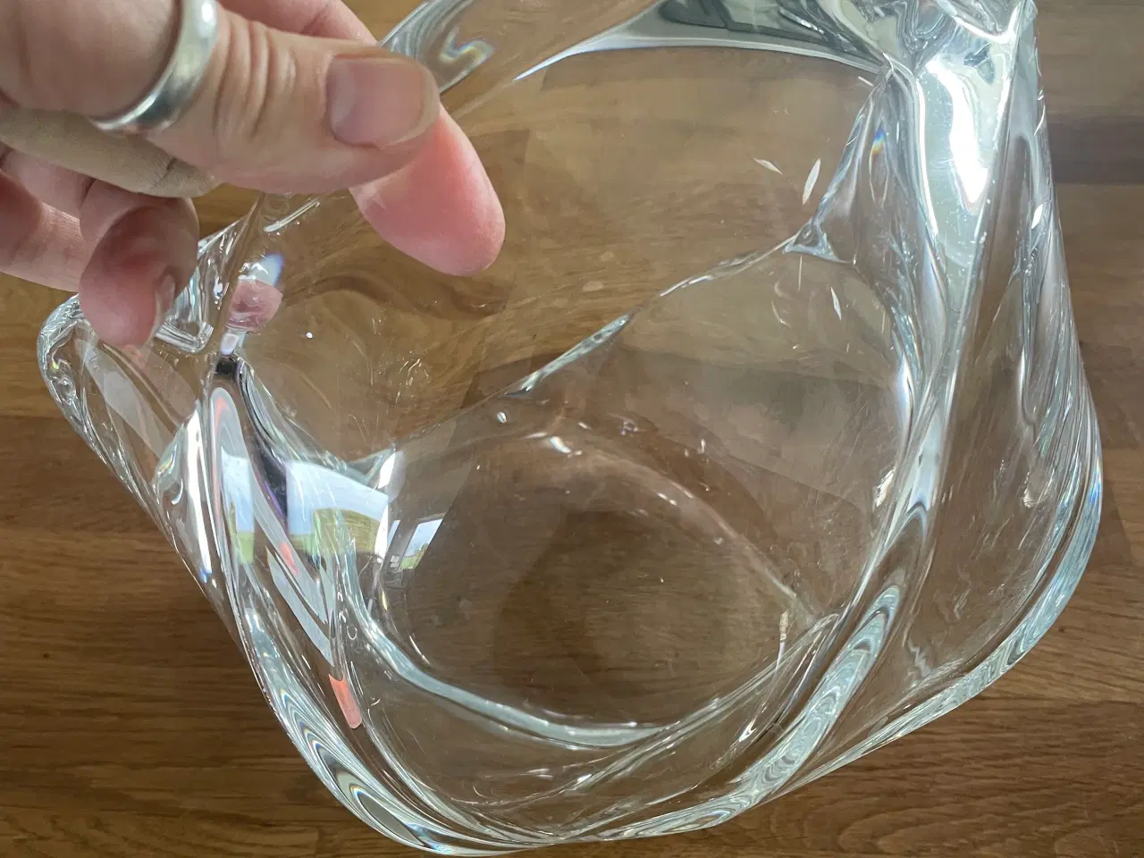 Billede 2 - Glas skål .  Vejer 2,7 kg . Se mål på billeder 