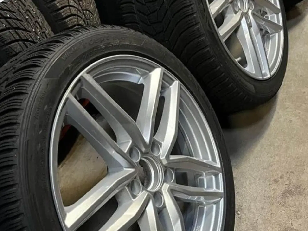 Billede 1 - 18” Alufælge med vinterdæk 