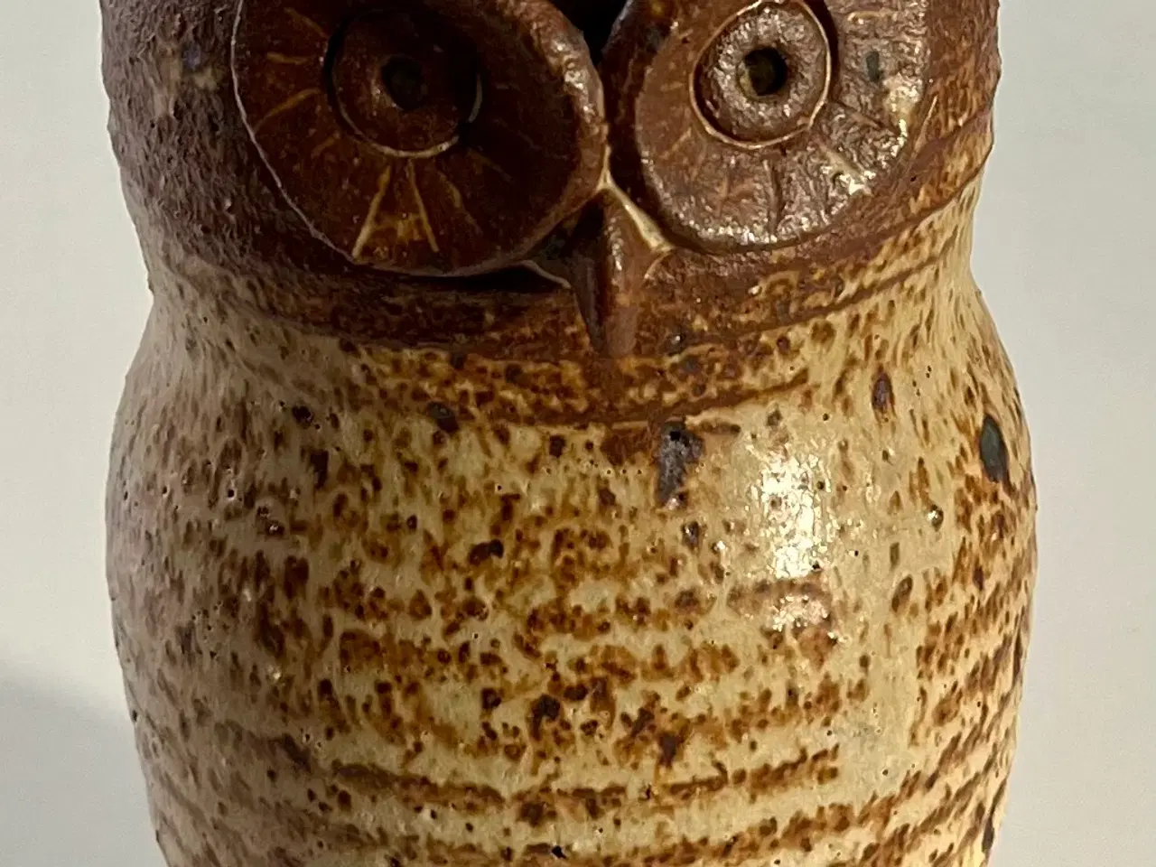 Billede 1 - VISBY flaske med uglemotiv - hånddrejet stentøj H 