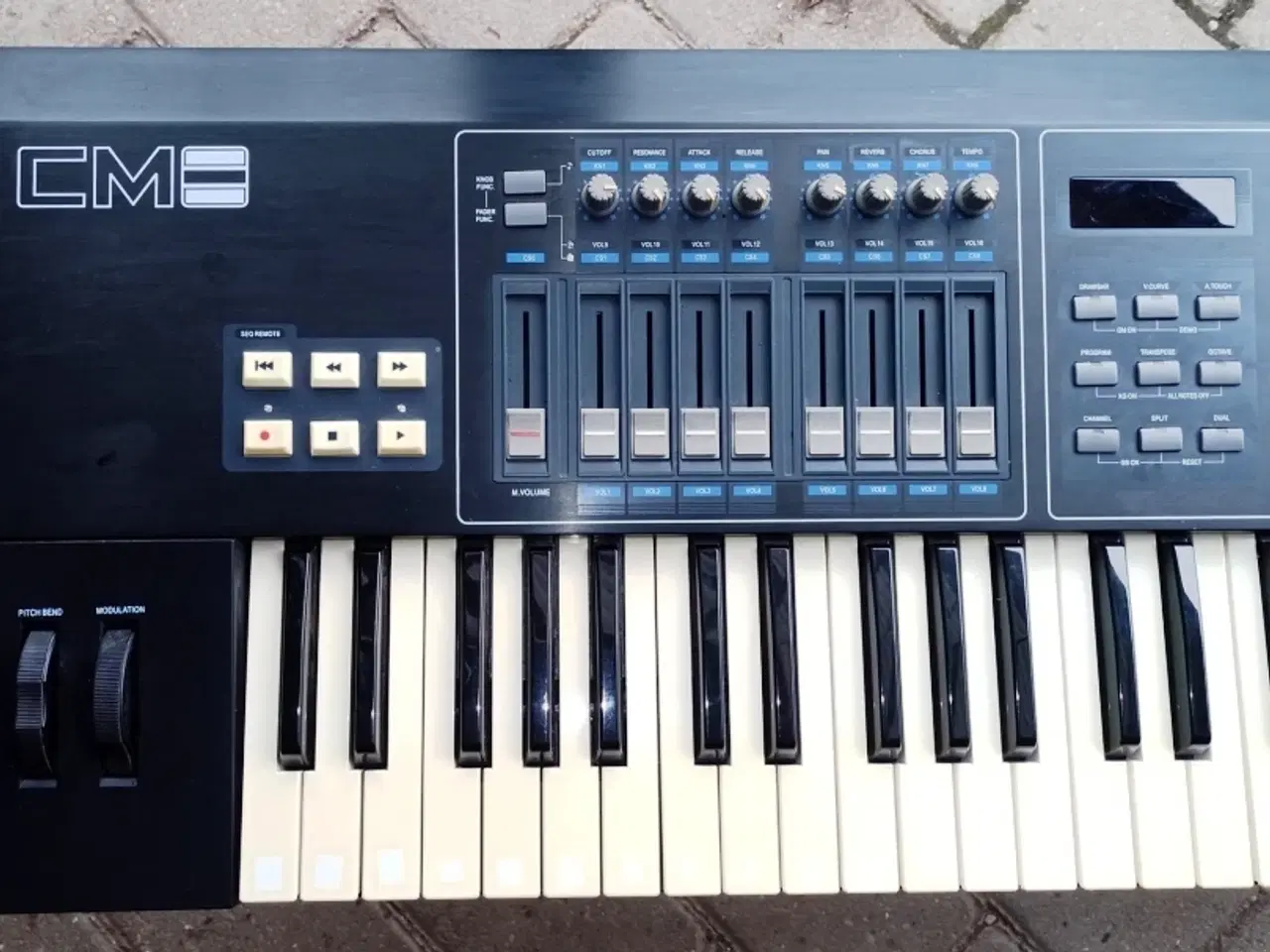 Billede 3 - Sælger CME Synthesizer UF6 med Waldorf Nano modul