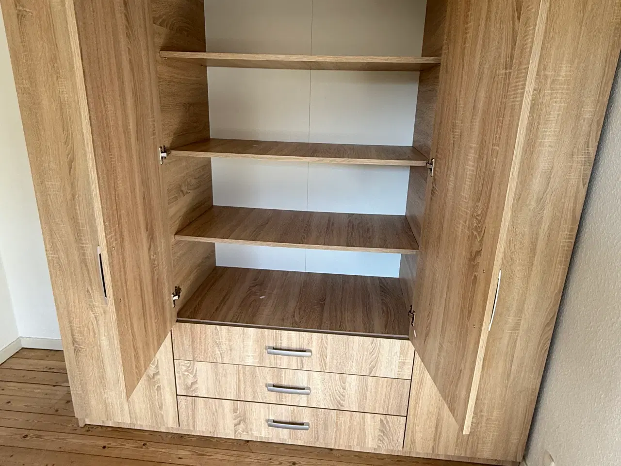 Billede 3 - Nyt Vellerup garderobeskab fra Jysk