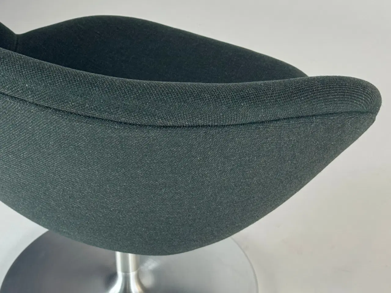 Billede 6 - +Halle | Capri Swivel Loungestol (Kvadrat Rewool 987)