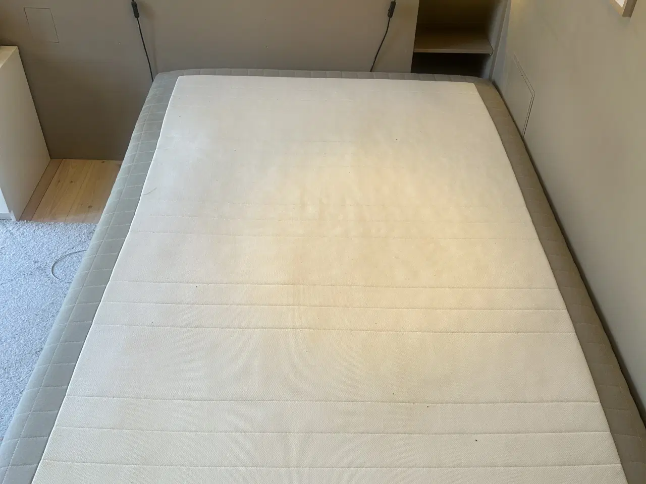 Billede 1 - Boksmadras fra ikea 