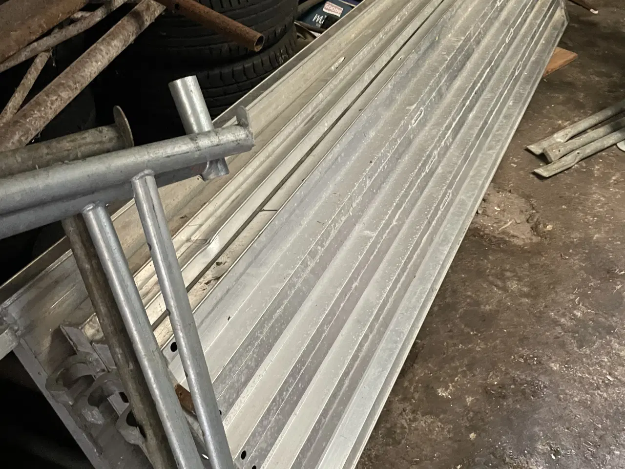 Billede 3 - Stillads 4 jumbo bukke 4 x Aludæk (305x60cm)