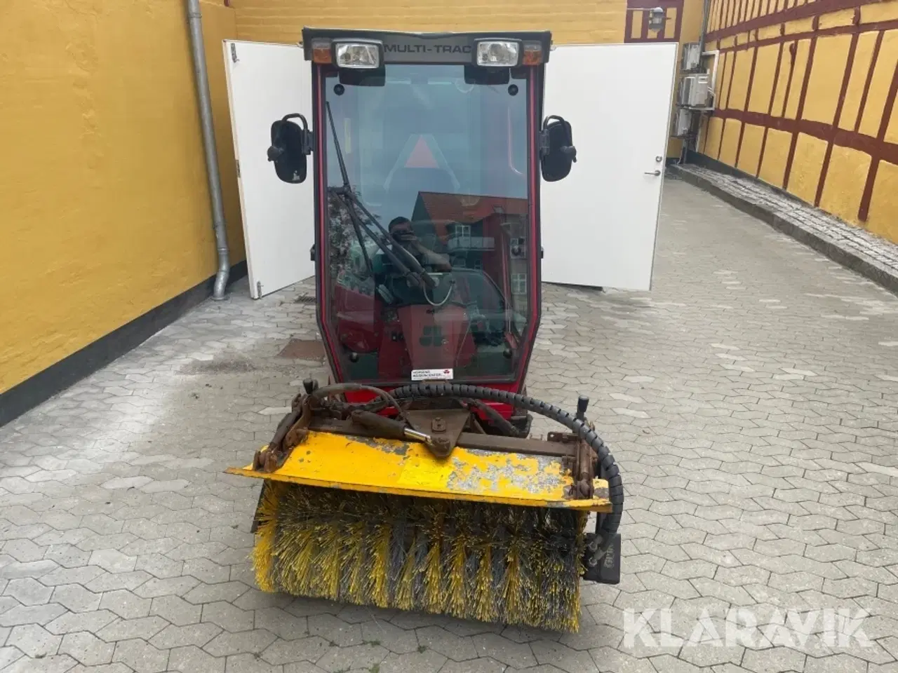 Billede 6 - Redskabsbærer Multi-Trac L327-4