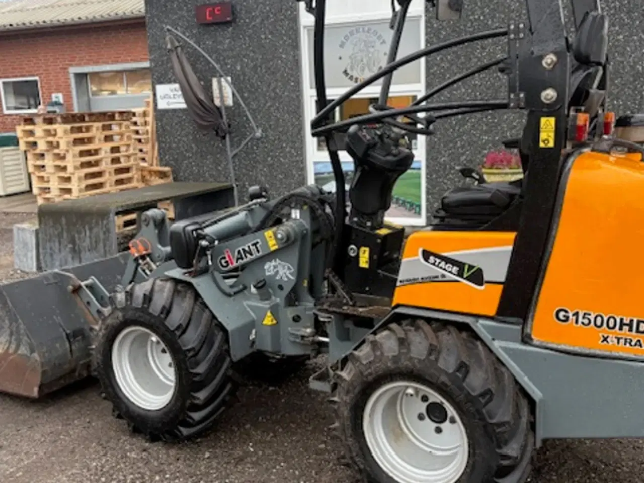 Billede 2 - Giant G1500 HD 3. OG 4. FUNKTION FØRT FREM. SKOVL OG GAFLER