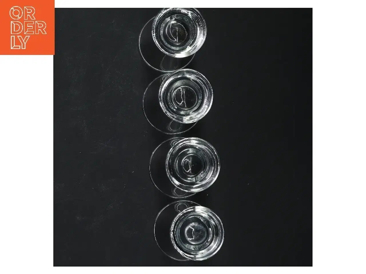 Billede 3 - Sæt med fire små glas (str. 8 cm)
