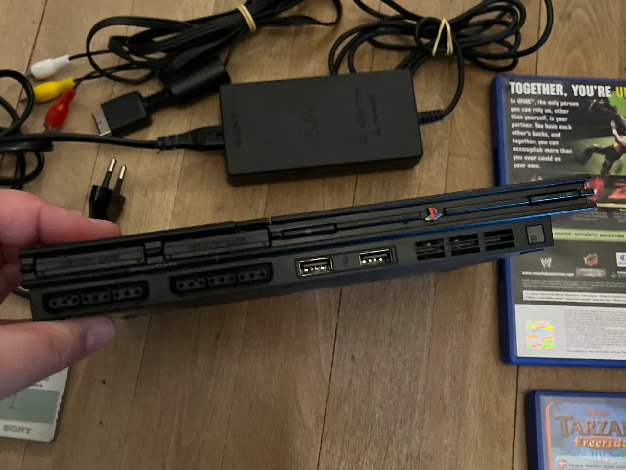Billede 5 - PS2 med nye controllere og 8 Spil
