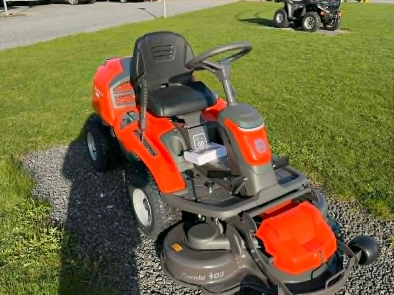 Billede 2 - Husqvarna R214Ts havetraktor 