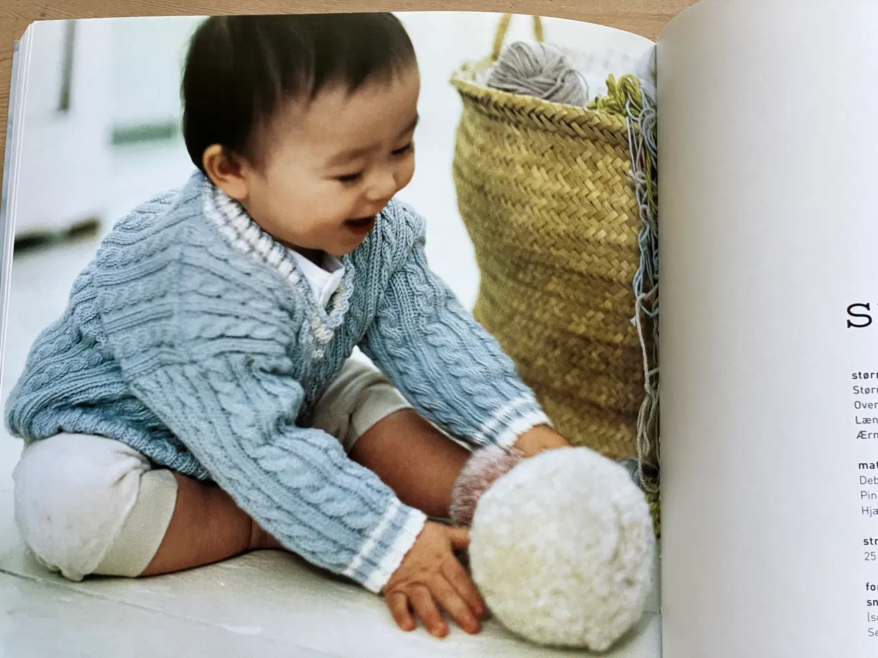 Billede 19 - Bogen Babystrik, af Debbie Bliss