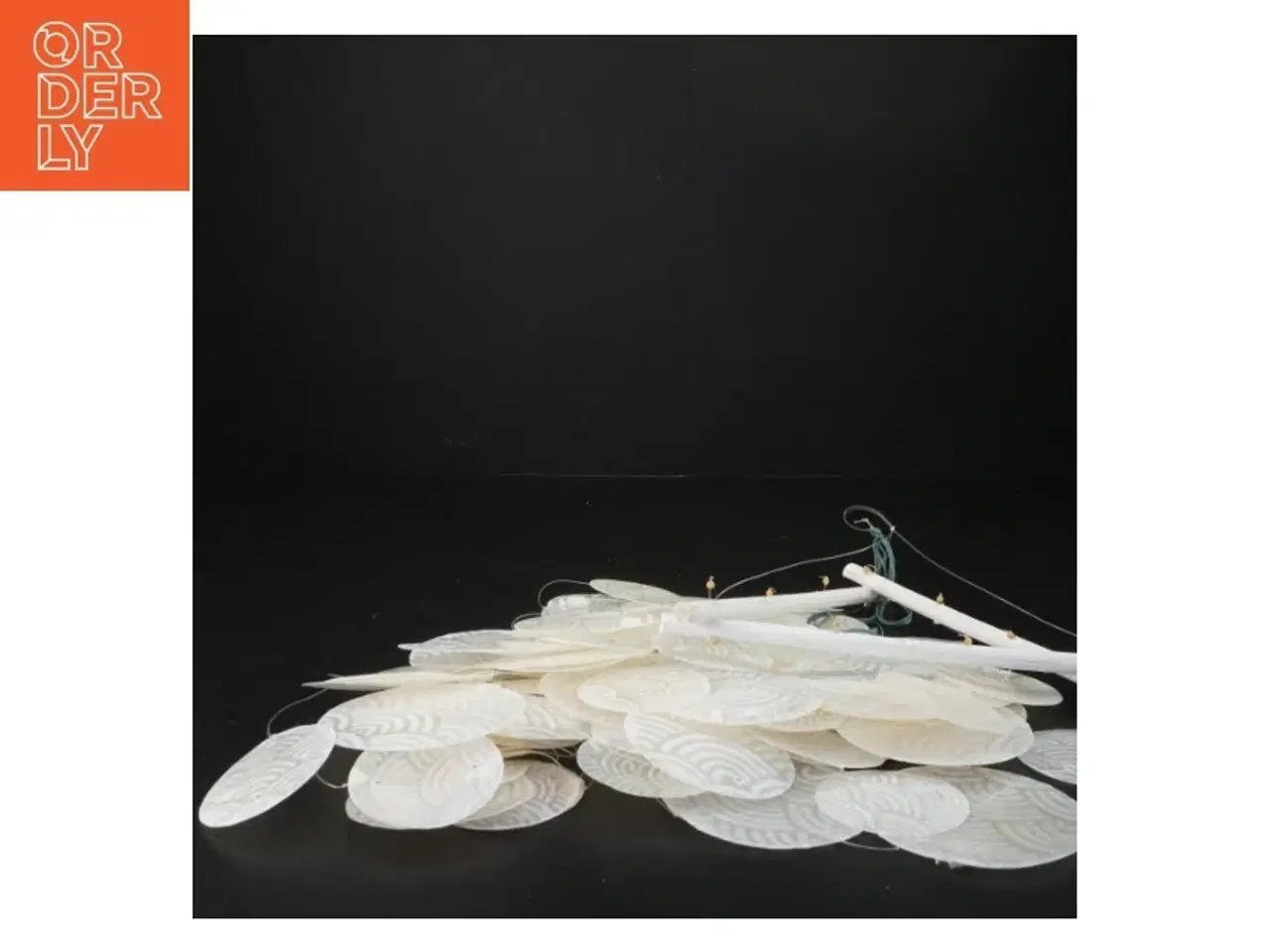 Billede 2 - Dekorativ vægophæng med muslingeskaller (str. 100 cm)