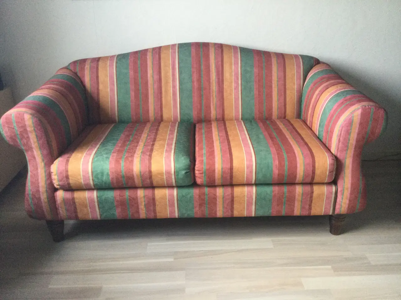 Billede 1 - Lille sofa til udestuen eller sommerhuset