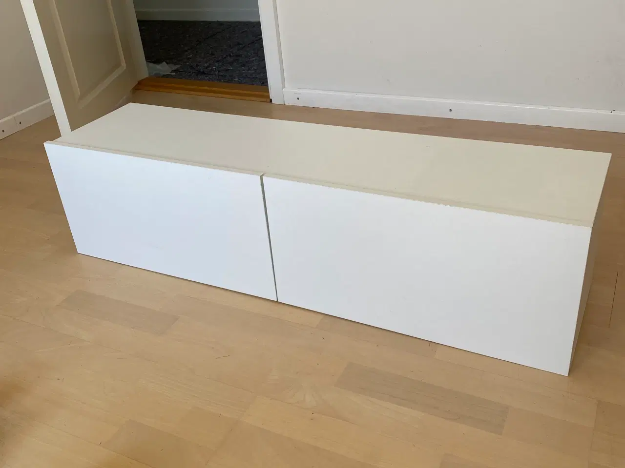 Billede 1 - TV-møbel gives væk